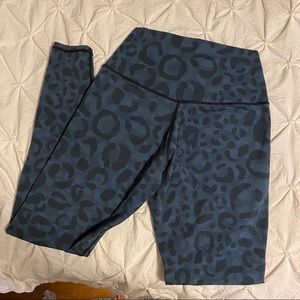 Colorfulkoala Cyan Leopard Leggings